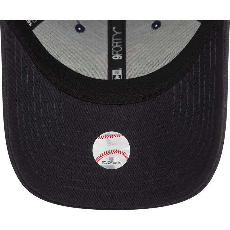 shapka-izvita-tmnosin-reguliruem-9forty-side-patch-na-boston-red-sox-mlb-ot-new-era