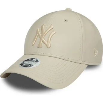 Gorra curva beige ajustable para mujer con logo beige 9FORTY PU de New York Yankees MLB de New Era