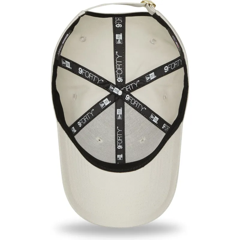 new-era-izvita-kozirka-damsko-zlatno-logo-9forty-metallic-logo-new-york-yankees-mlb-bezhova-reguliruema-shapka