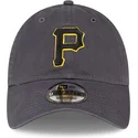 gra-justerbar-9twenty-core-classic-kasket-med-buet-skygge-fra-pittsburgh-pirates-mlb-fra-new-era