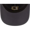 gra-justerbar-9twenty-core-classic-kasket-med-buet-skygge-fra-pittsburgh-pirates-mlb-fra-new-era