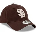 brun-justerbar-buet-kasket-9twenty-core-classic-fra-san-diego-padres-mlb-fra-new-era