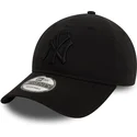 schwarze-verstellbare-curved-cap-mit-schwarzem-logo-9twenty-washed-der-new-york-yankees-mlb-von-new-era