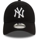 schwarze-verstellbare-gebogene-kappe-9twenty-washed-der-new-york-yankees-mlb-von-new-era