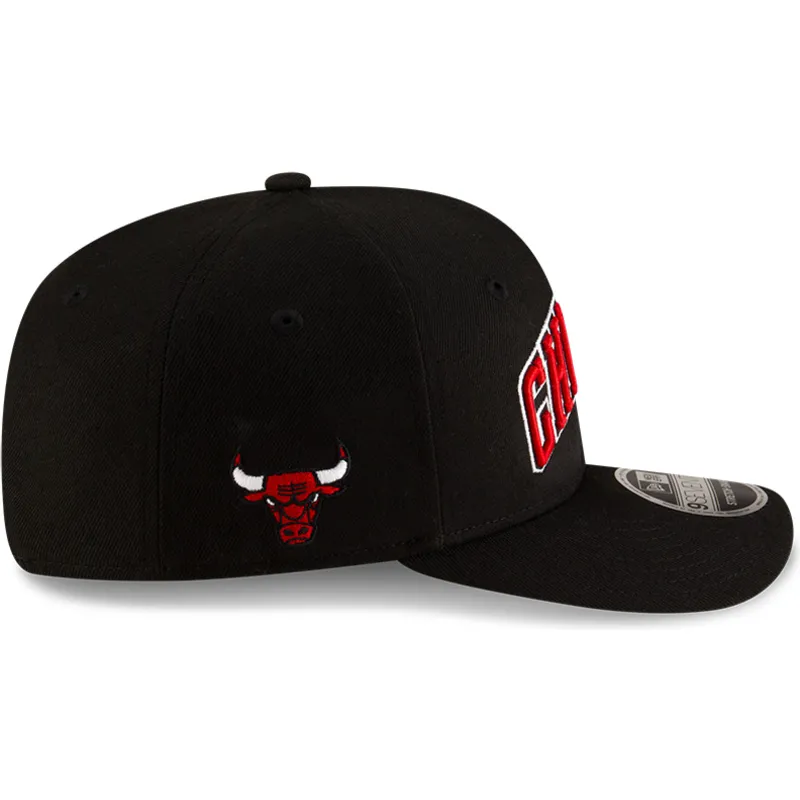 shapka-izvita-cherna-snapbek-9seventy-statement-stretch-snap-na-chicago-bulls-nba-ot-new-era
