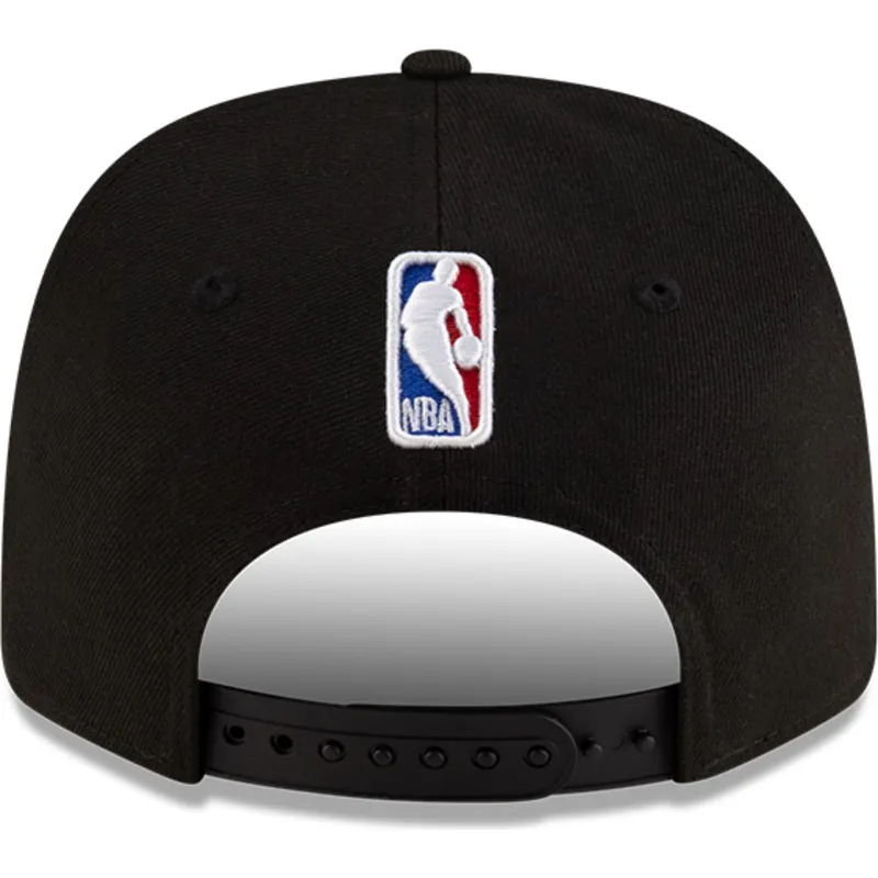 shapka-izvita-cherna-snapbek-9seventy-statement-stretch-snap-na-chicago-bulls-nba-ot-new-era