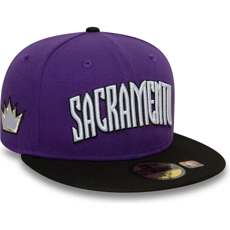flad-violet-og-sort-fitted-kasket-59fifty-classic-fra-sacramento-kings-nba-fra-new-era