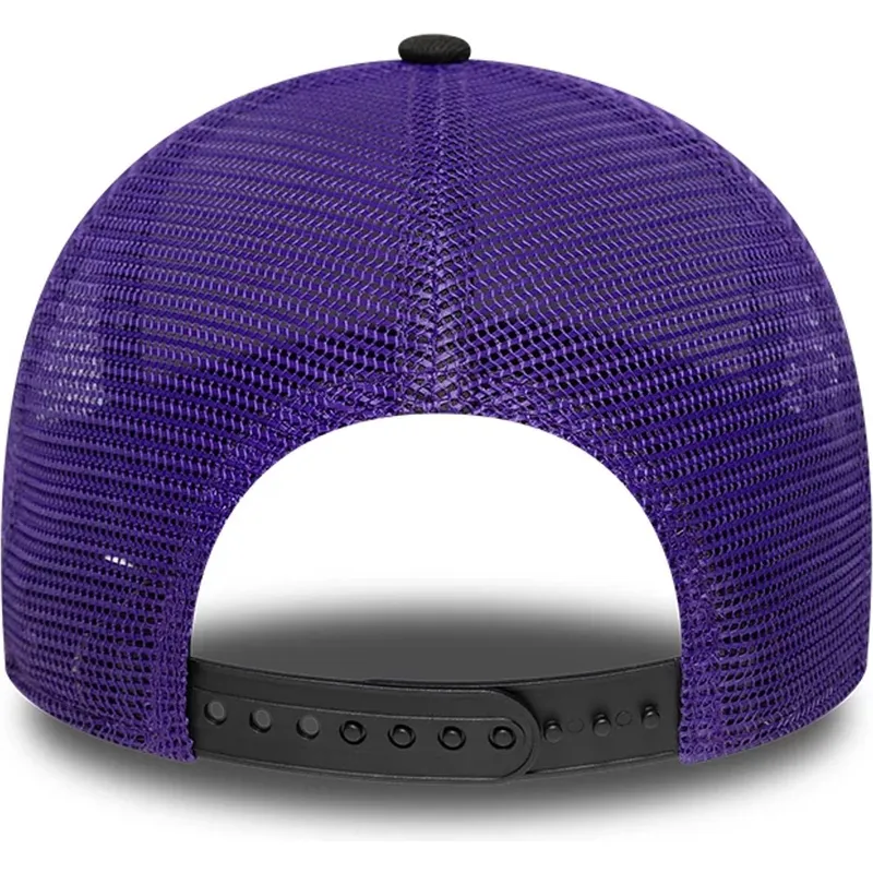 shapka-izvita-traker-cherna-snapbek-a-frame-classic-na-sacramento-kings-nba-ot-new-era