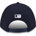 dunkelblaue-gebogene-snapback-kappe-9forty-m-crown-player-replica-der-new-york-yankees-mlb-von-new-era