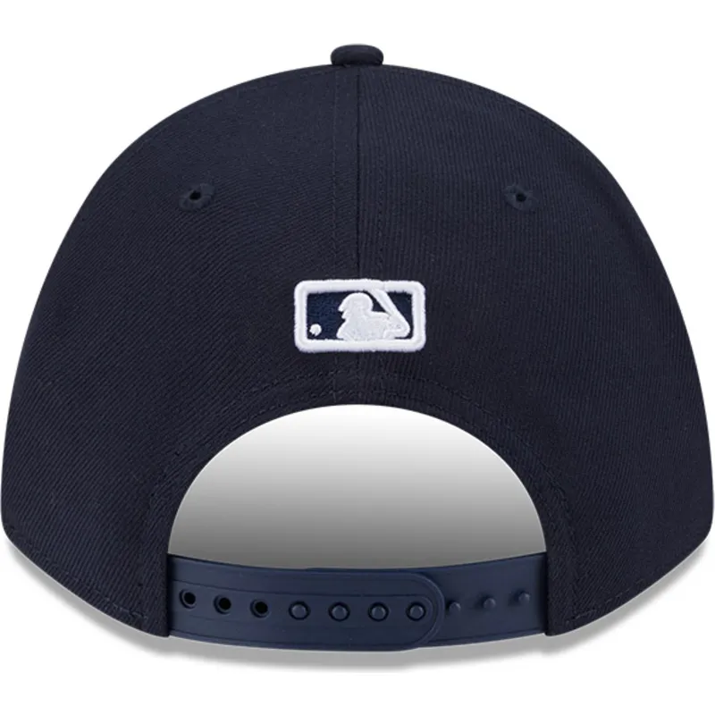 shapka-izvita-tmnosin-snapbek-9forty-m-crown-player-replica-na-detroit-tigers-mlb-ot-new-era