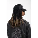 shapka-izvita-traker-cherna-snapbek-duo-black-snake-ot-ed-hardy