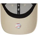 new-era-izvita-kozirka-cherno-logo-9forty-team-outline-new-york-yankees-mlb-bezhova-reguliruema-shapka