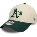 buet-beige-og-gron-justerbar-9forty-colour-block-kasket-fra-oakland-athletics-mlb-fra-new-era