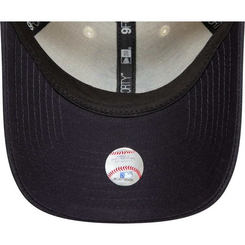 shapka-izvita-bezhov-reguliruem-9forty-colour-block-na-new-york-yankees-mlb-ot-new-era