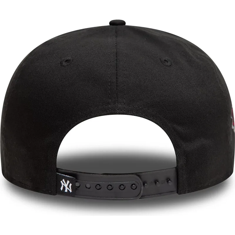 shapka-ploska-cherna-snapbek-9fifty-icon-na-new-york-yankees-mlb-ot-new-era