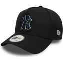 shapka-izvita-cherna-snapbek-9forty-a-frame-world-series-patch-na-new-york-yankees-mlb-ot-new-era