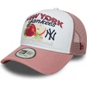 casquette-trucker-blanche-et-rose-9forty-a-frame-fruit-graphic-new-york-yankees-mlb-new-era