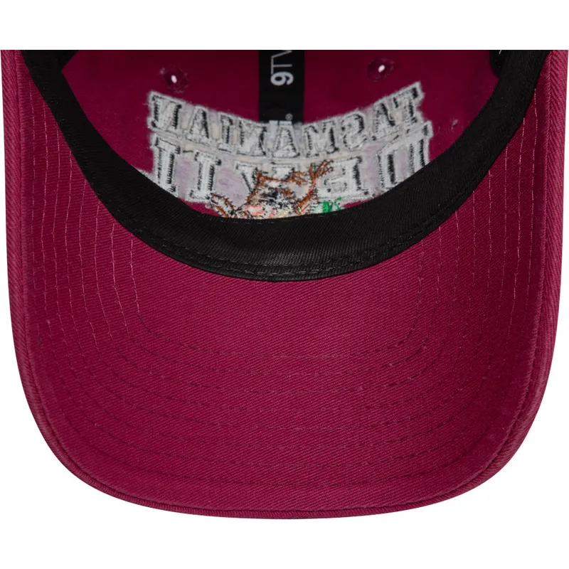 shapka-izvita-chervena-reguliruem-9twenty-washed-na-tasmania-looney-tunes-ot-new-era