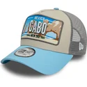 beige-und-blaue-trucker-kappe-9forty-a-frame-license-plate-cabo-stadte-und-strande-von-new-era