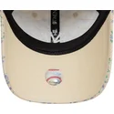 shapka-izvita-bezhov-reguliruem-9twenty-floral-quilt-na-new-york-yankees-mlb-ot-new-era