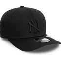 new-era-new-york-yankees-mlb-9seventy-stretch-snap-schwarze-snapback-kappe-mit-gebogenem-schirm-und-schwarzem-logo