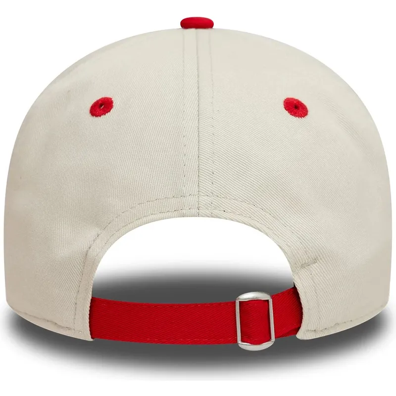 shapka-izvita-chervena-reguliruem-9twenty-contrast-visor-na-manchester-united-football-club-premier-league-ot-new-era