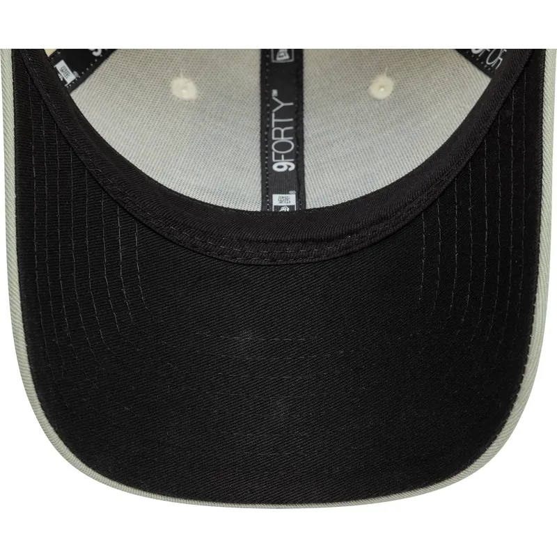shapka-izvita-zelena-reguliruem-9forty-contrast-side-na-vespa-piaggio-ot-new-era