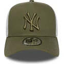 casquette-trucker-verte-et-blanche-avec-logo-vert-a-frame-league-essential-new-york-yankees-mlb-new-era