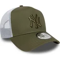 gron-og-hvid-trucker-cap-med-gront-logo-a-frame-league-essential-fra-new-york-yankees-mlb-fra-new-era