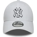 weisse-verstellbare-curved-cap-9forty-outline-der-new-york-yankees-mlb-von-new-era