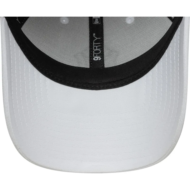 weisse-verstellbare-curved-cap-9forty-outline-der-new-york-yankees-mlb-von-new-era
