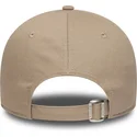 new-era-izvita-kozirka-kafyavo-logo-9forty-outline-new-york-yankees-mlb-svetlokafyava-reguliruema-shapka
