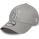 9forty-verstellbare-graue-kappe-mit-gebogenem-schirm-outline-new-york-yankees-mlb-von-new-era