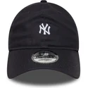 justerbar-9twenty-marinebla-buet-kasket-med-mini-logo-fra-new-york-yankees-mlb-fra-new-era