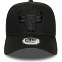 shapka-izvita-cherna-snapbek-e-frame-essential-na-chicago-bulls-nba-ot-new-era