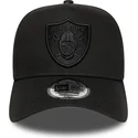 shapka-izvita-cherna-snapbek-e-frame-essential-na-las-vegas-raiders-nfl-ot-new-era