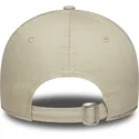 buet-beige-justerbar-kasket-til-kvinder-9forty-mini-logo-fra-new-york-yankees-mlb-fra-new-era