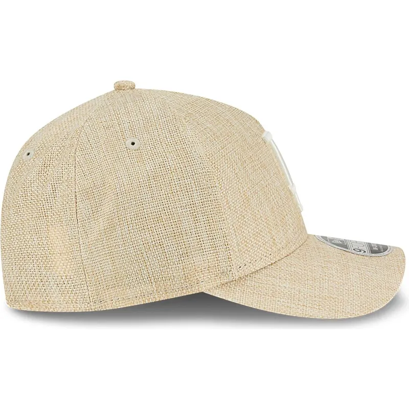 shapka-izvita-bezhov-snapbek-9forty-m-crown-a-frame-cotton-weave-na-los-angeles-dodgers-mlb-ot-new-era
