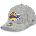 shapka-izvita-siv-snapbek-9forty-m-crown-a-frame-cotton-weave-na-los-angeles-lakers-nba-ot-new-era