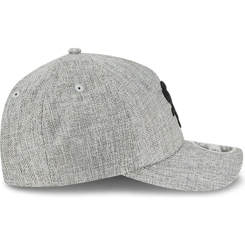 shapka-izvita-siv-snapbek-9forty-m-crown-a-frame-cotton-weave-na-chicago-white-sox-mlb-ot-new-era