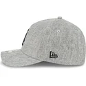 shapka-izvita-siv-snapbek-9forty-m-crown-a-frame-cotton-weave-na-chicago-white-sox-mlb-ot-new-era