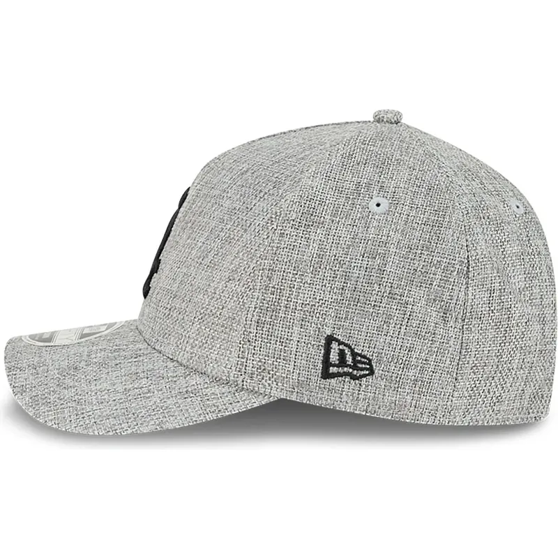 shapka-izvita-siv-snapbek-9forty-m-crown-a-frame-cotton-weave-na-chicago-white-sox-mlb-ot-new-era