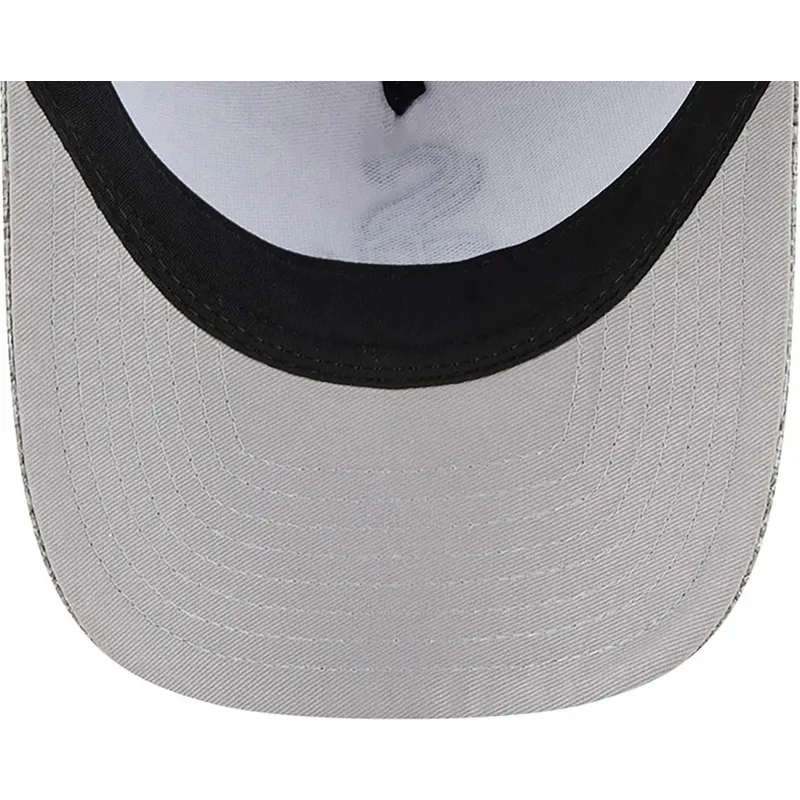 shapka-izvita-siv-snapbek-9forty-m-crown-a-frame-cotton-weave-na-chicago-white-sox-mlb-ot-new-era
