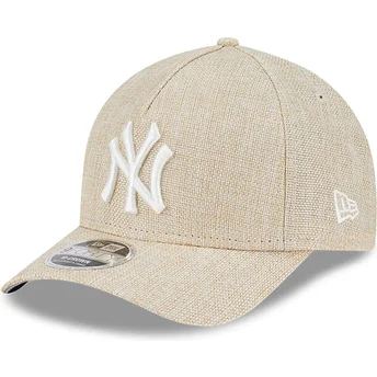 Beige buet snapback 9FORTY M-Crown A Frame Cotton Weave kasket fra New York Yankees MLB fra New Era