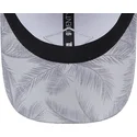 new-era-izvita-kozirka-damska-9twenty-leaf-open-back-spring-training-fan-pack-2025-new-york-yankees-mlb-siva-reguliruema-shapka