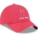 new-era-izvita-kozirka-damska-9twenty-pattern-spring-training-fan-pack-2025-new-york-yankees-mlb-rozova-reguliruema-shapka