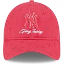 new-era-izvita-kozirka-damska-9twenty-pattern-spring-training-fan-pack-2025-new-york-yankees-mlb-rozova-reguliruema-shapka