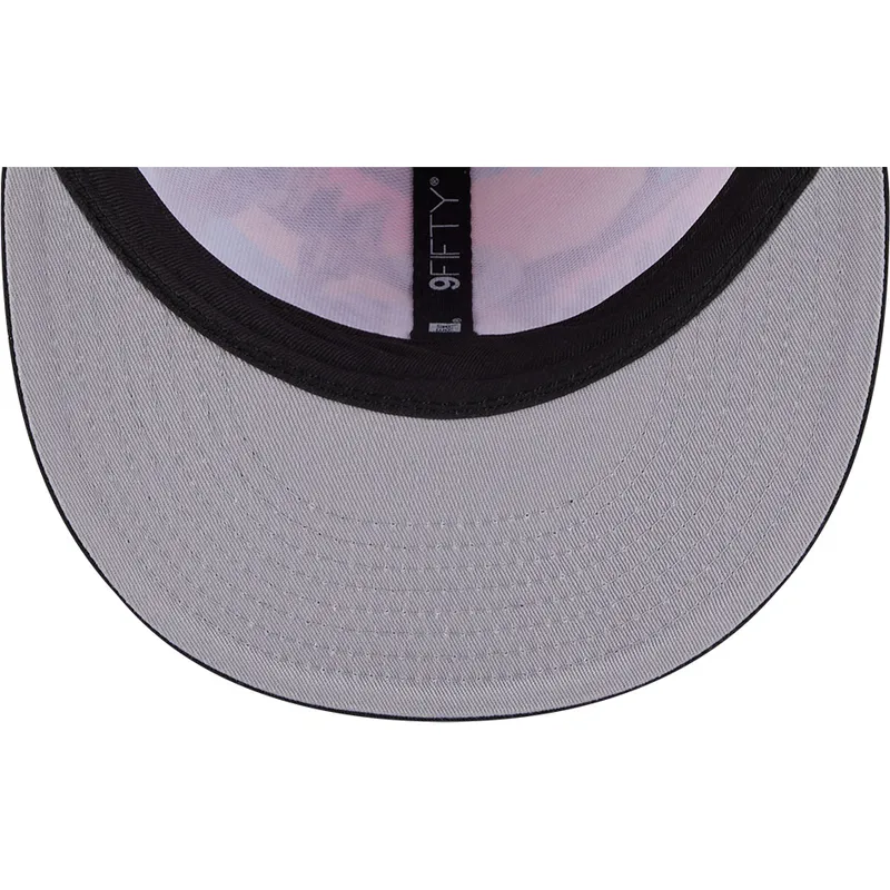 shapka-ploska-mnogocveten-snapbek-9fifty-printed-spring-training-fan-pack-2025-na-chicago-white-sox-mlb-ot-new-era shapka-ploska-mnogocveten-snapbek-9fifty-printed-spring-training-fan-pack-2025-na-chicago-white-sox-mlb-ot-new-era