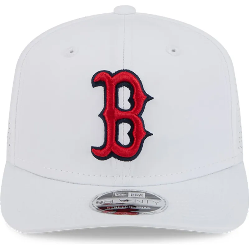 shapka-izvita-traker-byala-snapbek-9seventy-perf-spring-training-fan-pack-2025-na-boston-red-sox-mlb-ot-new-era