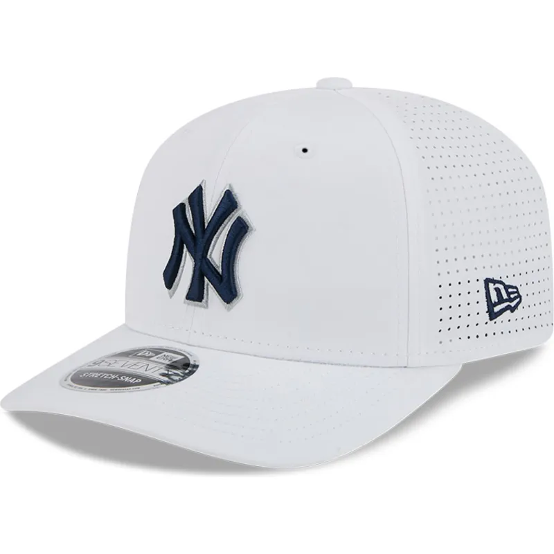 shapka-izvita-traker-byala-snapbek-9seventy-perf-spring-training-fan-pack-2025-na-new-york-yankees-mlb-ot-new-era shapka-izvita-traker-byala-snapbek-9seventy-perf-spring-training-fan-pack-2025-na-new-york-yankees-mlb-ot-new-era